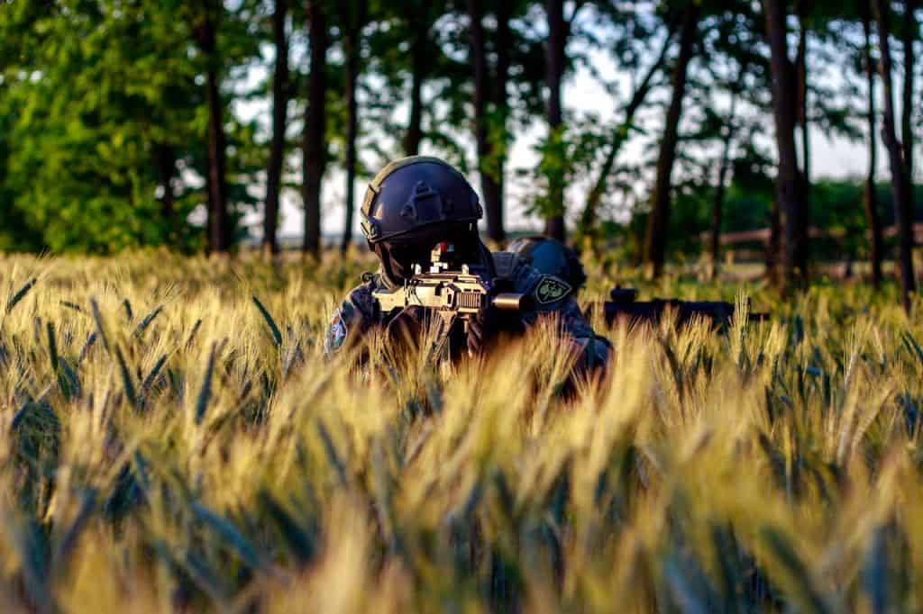 Introdução aos Capacetes Airsoft: Proteção e Estilo no Campo de Batalha